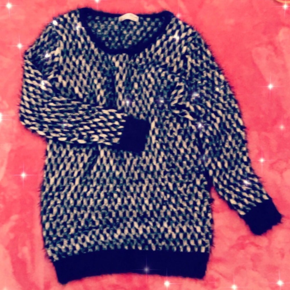 Mirummi black and white winter sweater!